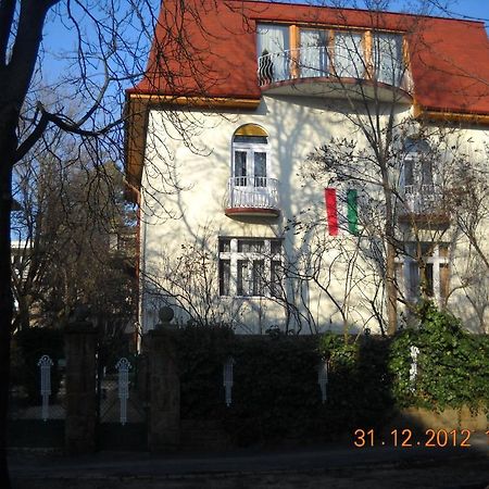 Villa Julia Budapest Zimmer foto